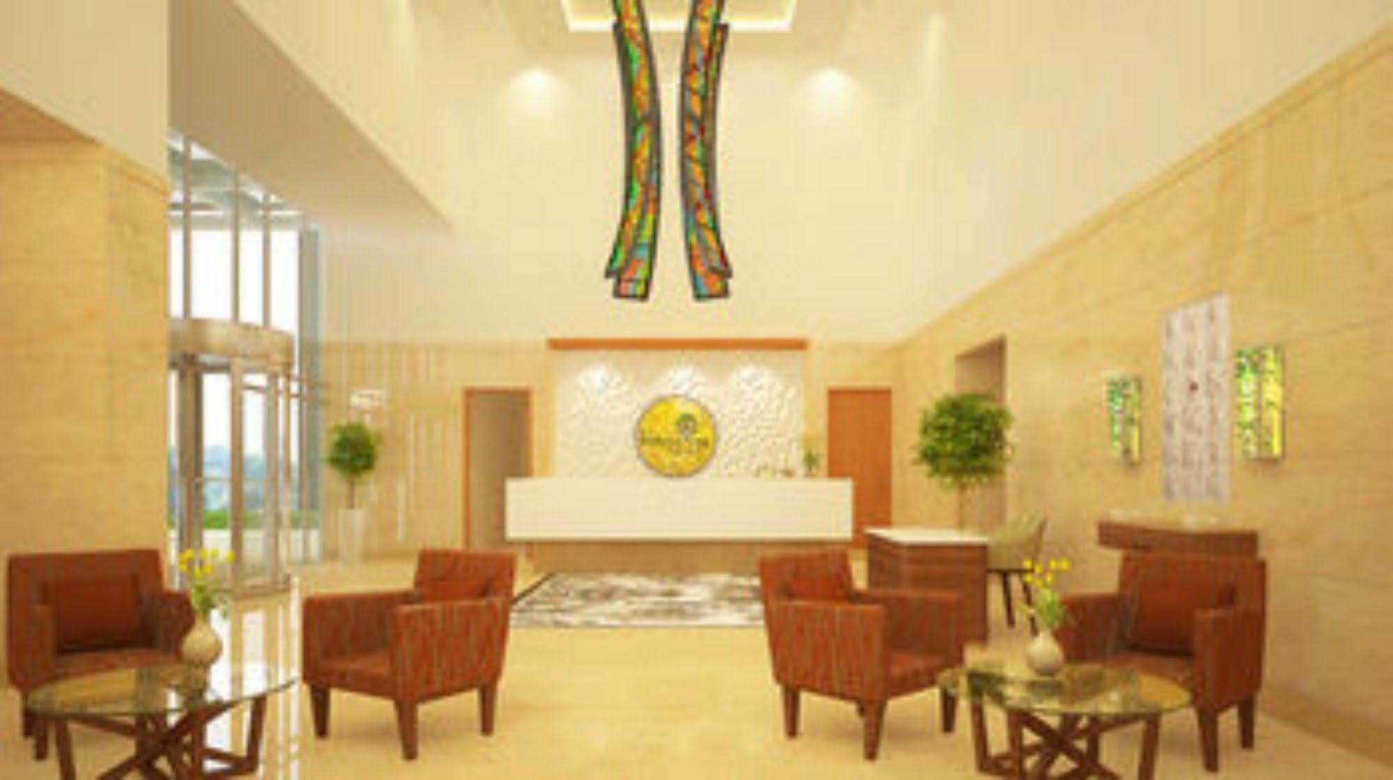 Lemon Tree Hotel, Gachibowli, Hyderabad Exterior photo